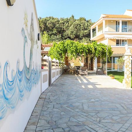 Magdachris Luxury Rooms Agios Georgios Pagon Exteriör bild