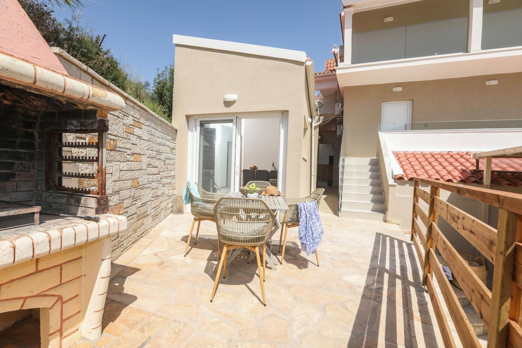 Magdachris Luxury Rooms Agios Georgios Pagon Exteriör bild